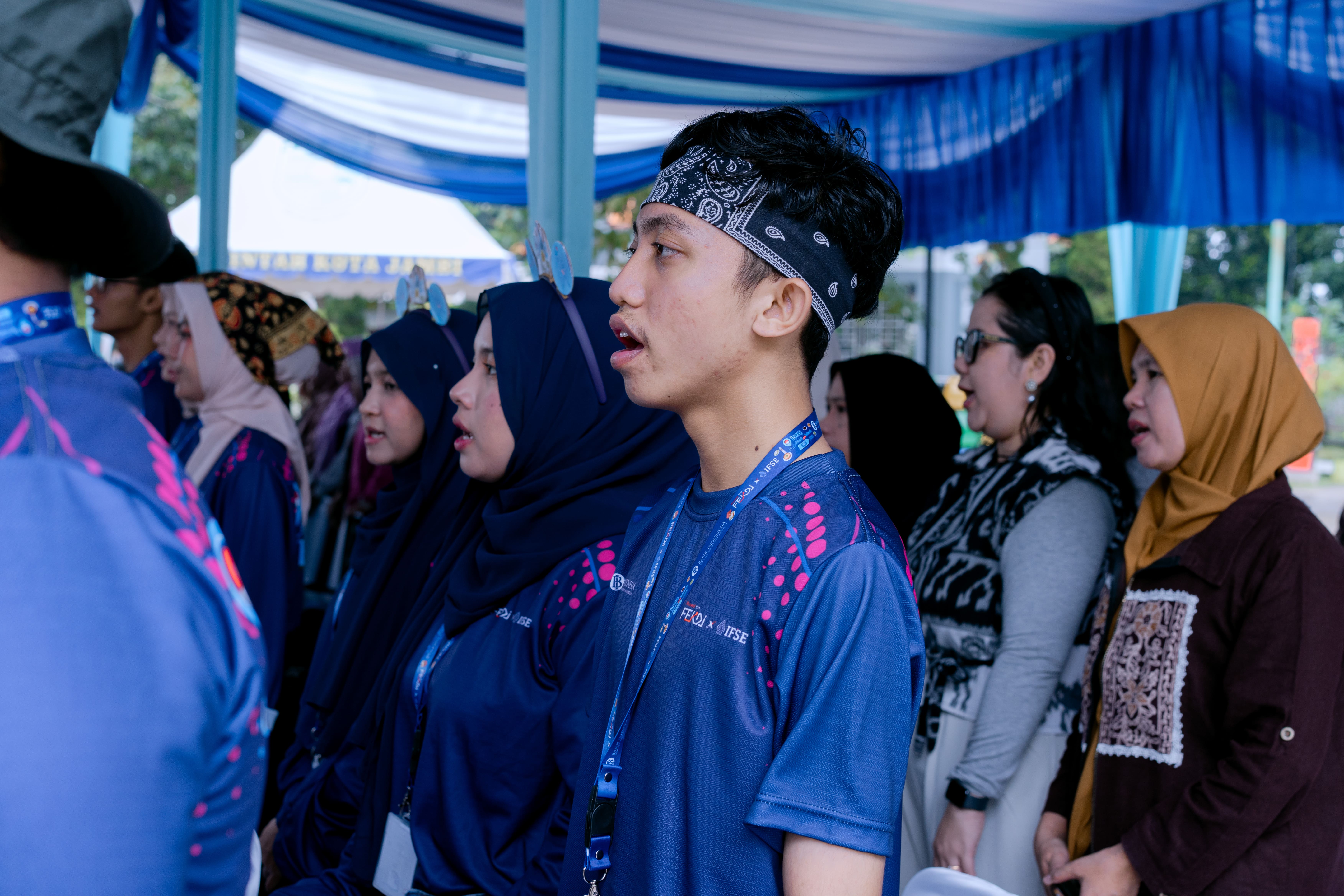Dokumentasi: Irfan Aziz bersama Nissa dan Intan saat mengikuti rangkaian kegiatan QJIKI 2026