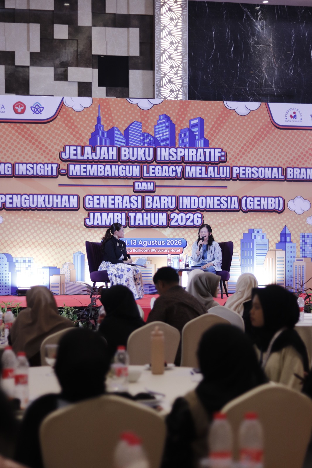 Ibu Elliza Rohati menyampaikan materi