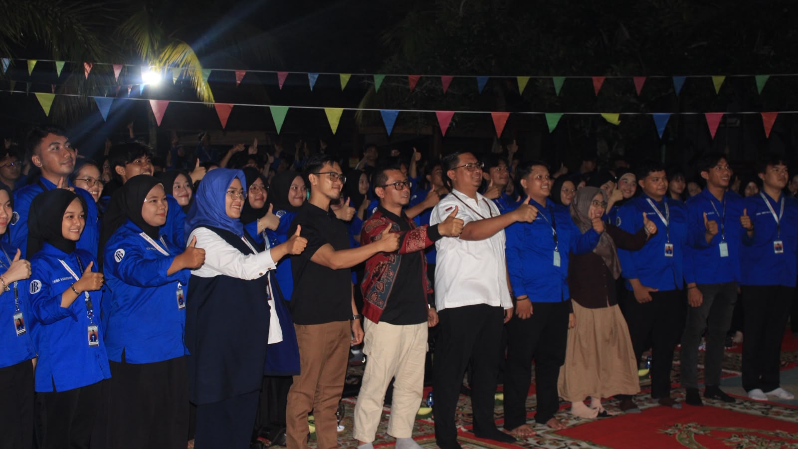 Foto Bersama Pembina GenBI dan Deputi Kepala Perwakilan Bank Indonesia Provinsi Jambi