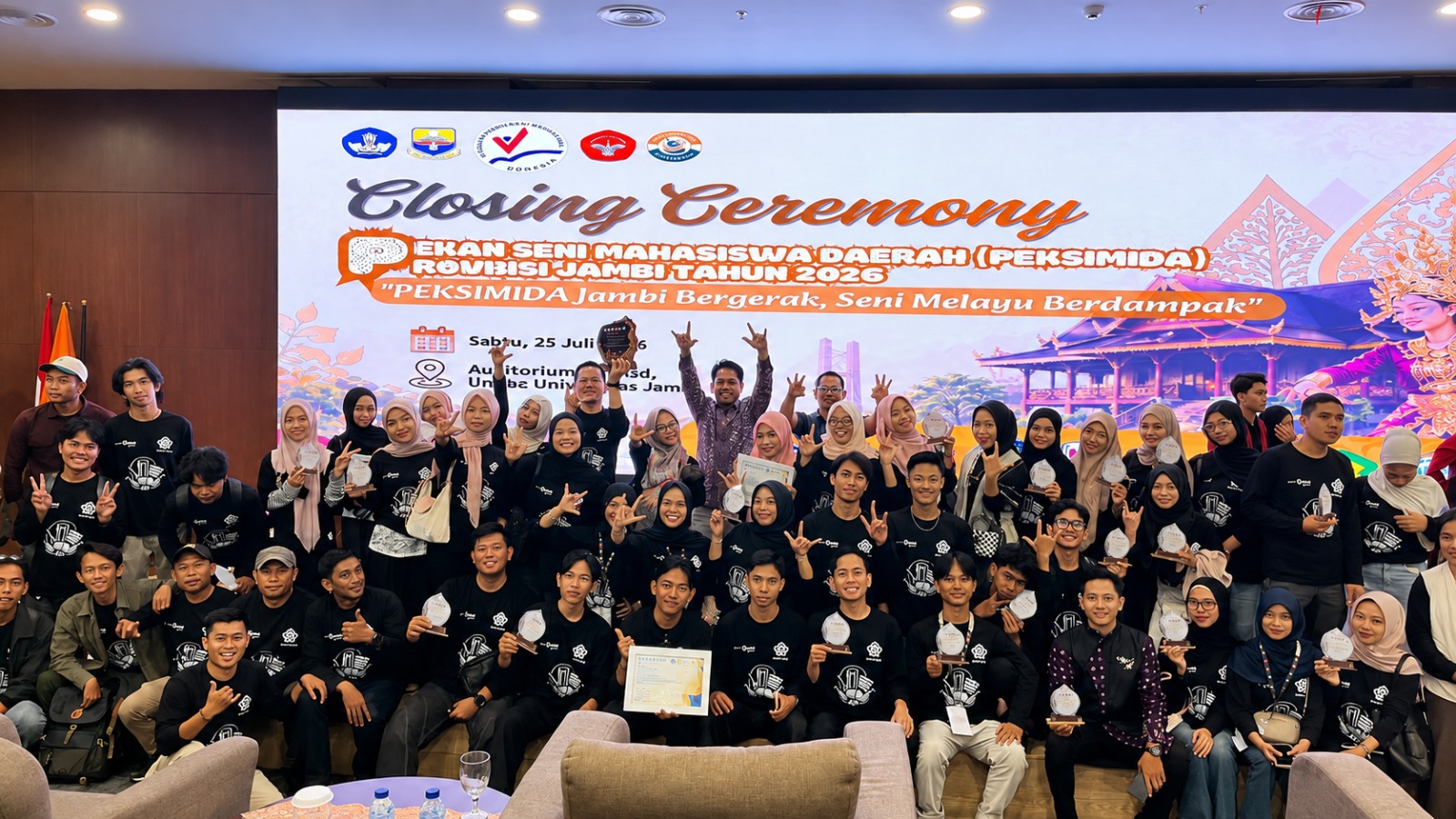 Zhafira bersama peserta PEKSIMIDA Provinsi Jambi 2026